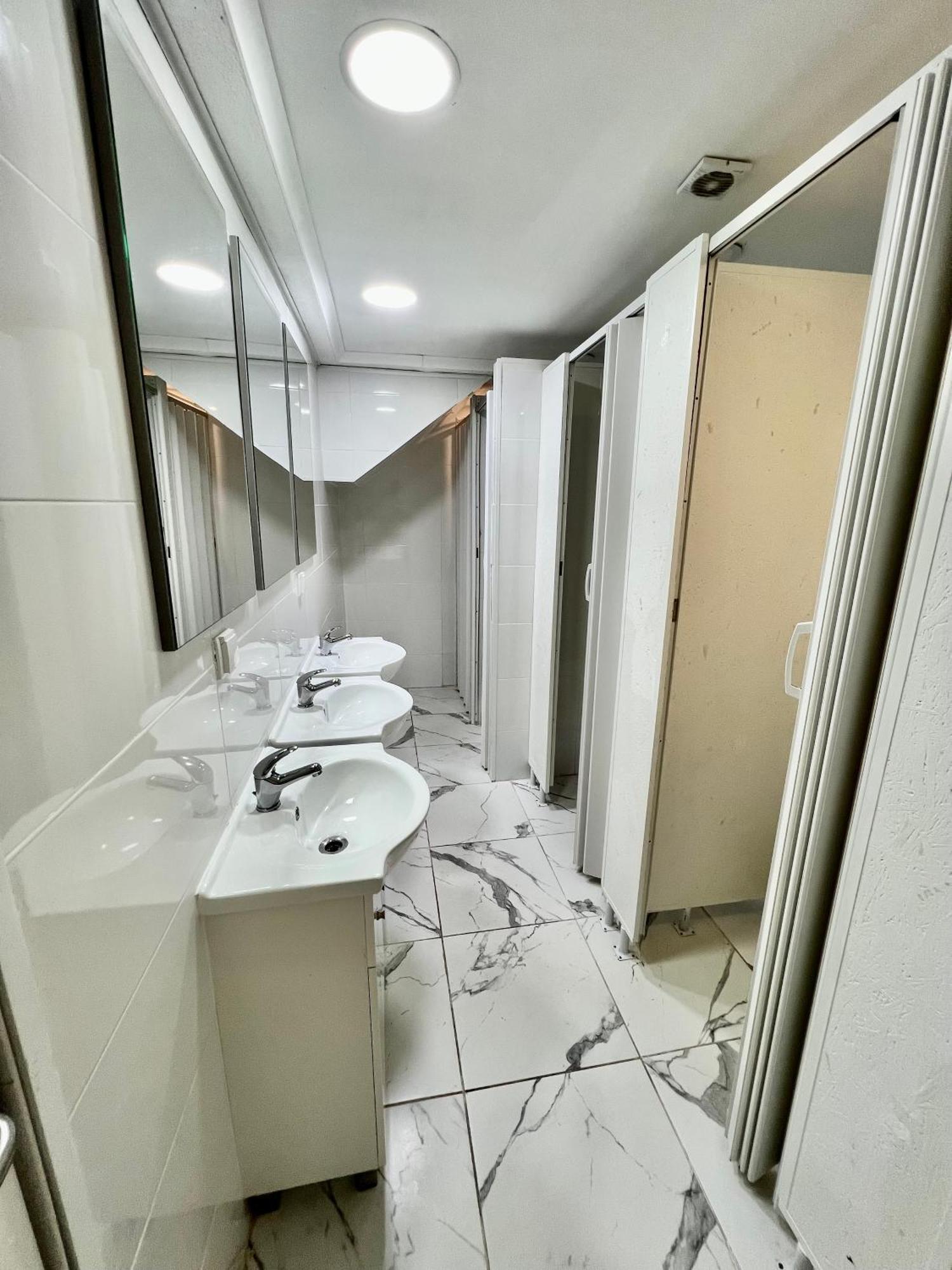 Oeiras Beach Private Room 9 - Double Bedroom With Shared Bathroom & Terrace Оэйраш Экстерьер фото